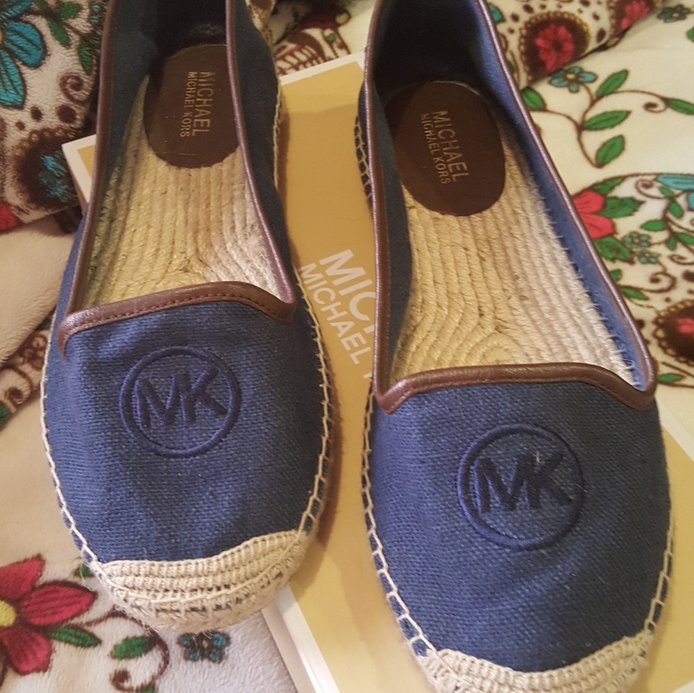 Women's shoes